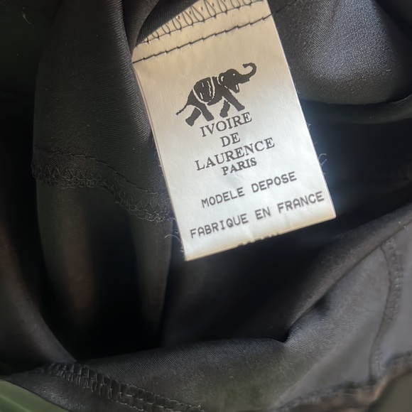 Ivoire de Laurence satin blouse - Picture 9 of 10